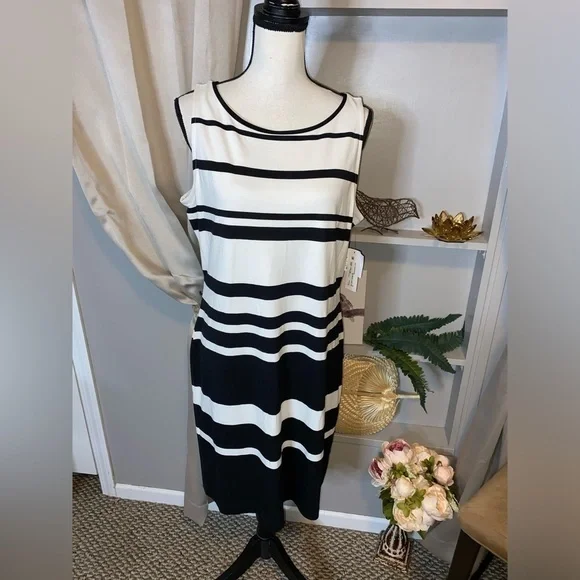 NWT 16 Liz Claiborne Black White Stripes Back Zip Belt Loops Sleeveless Dress - Picture 3 of 16